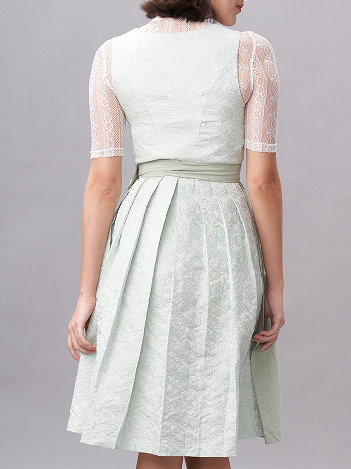Dirndl in Grün – ein moderner Look mit traditionellem Charme