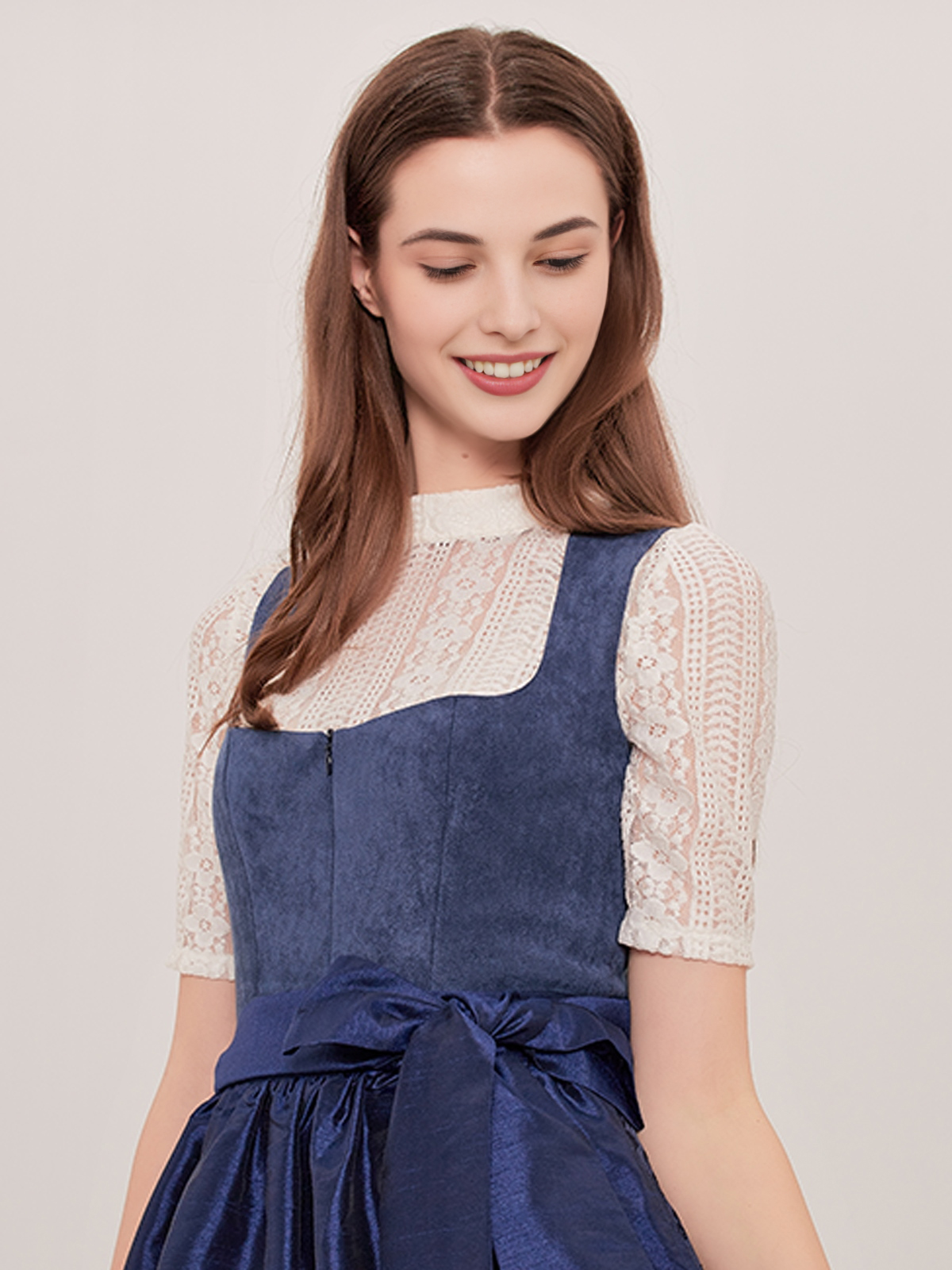Grünes Dirndl für festliche Anlässe