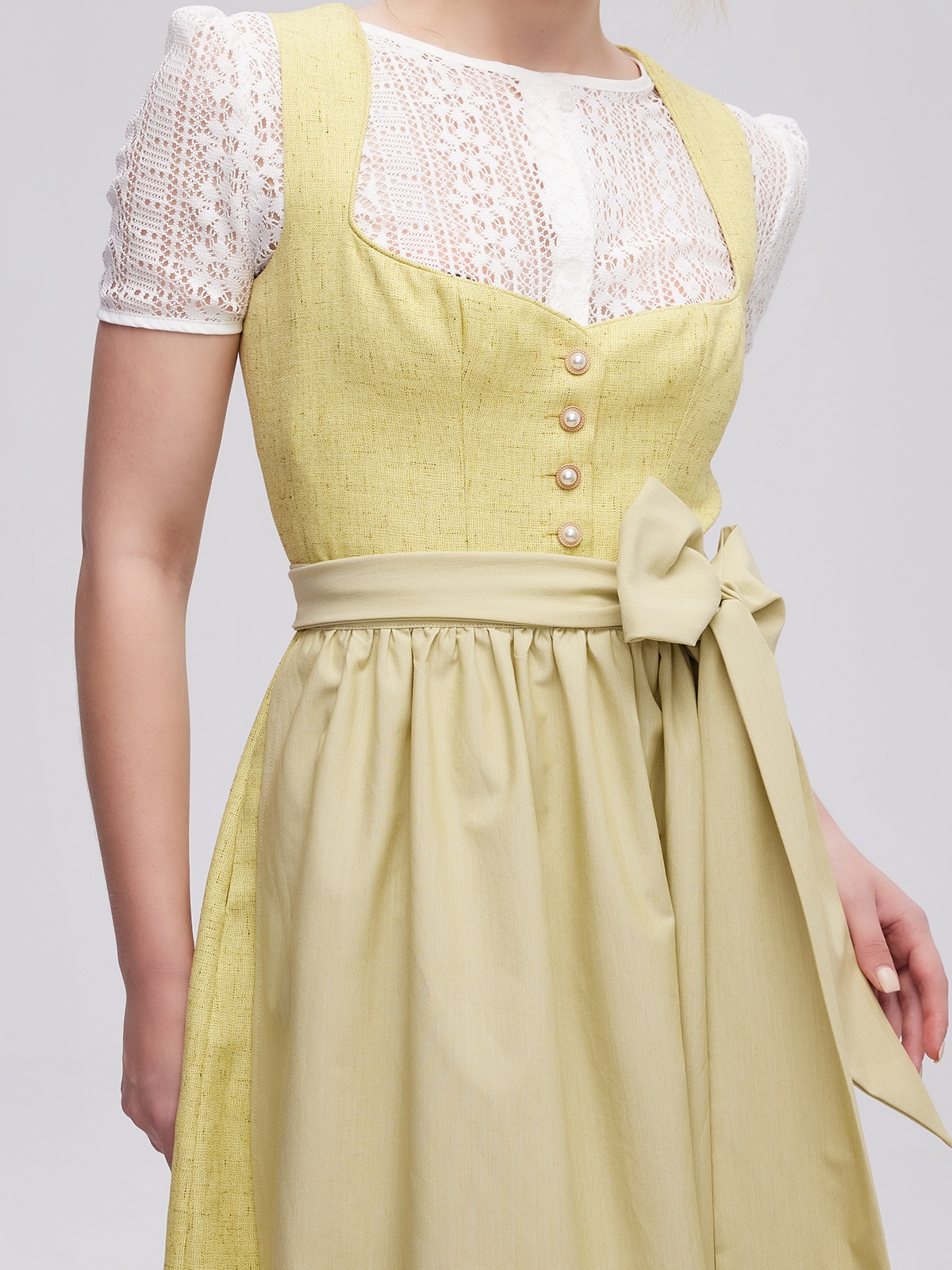 Dirndl ohne Bluse mit Ärmel