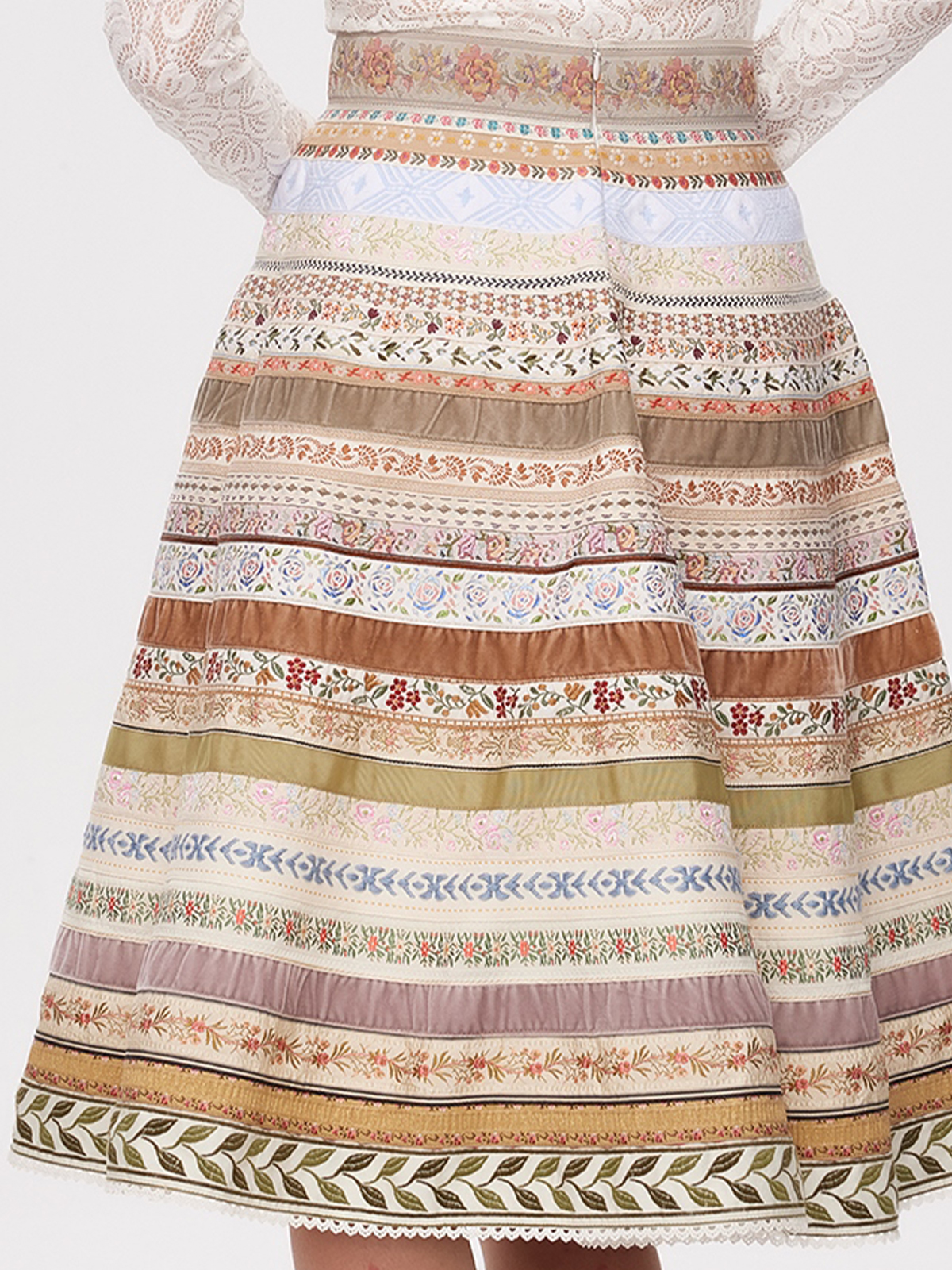 Ehreer Dirndl in Beige