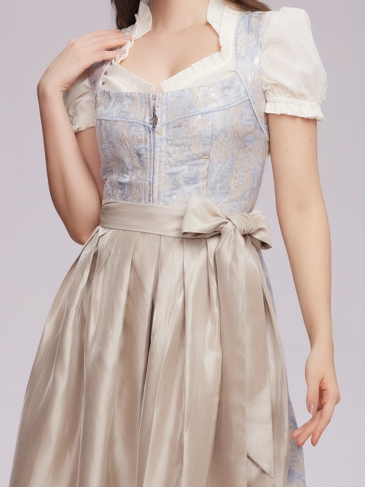 Ehreer Dirndl in Blau