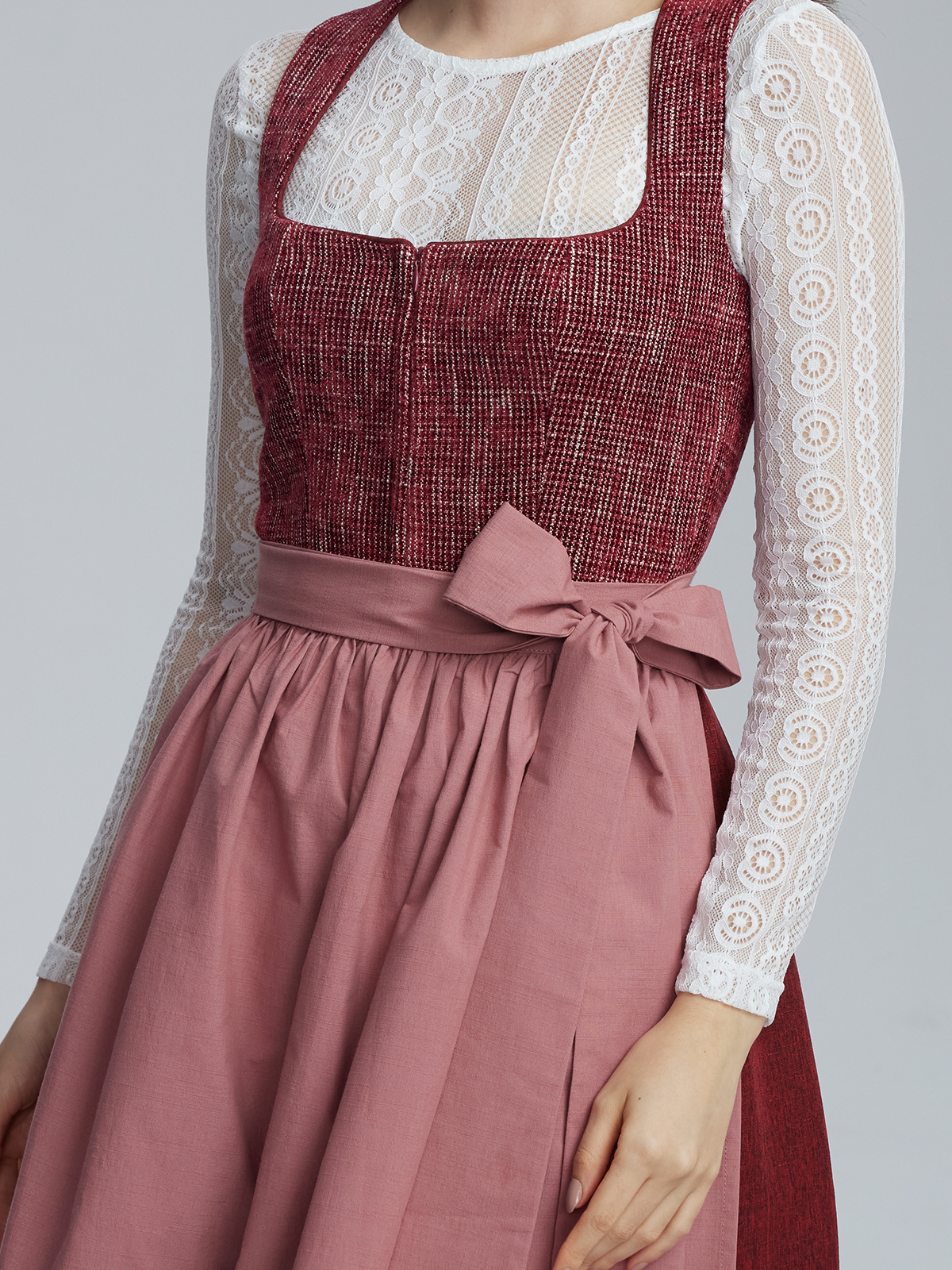 Dirndl in Rot – Eleganz mit Tradition