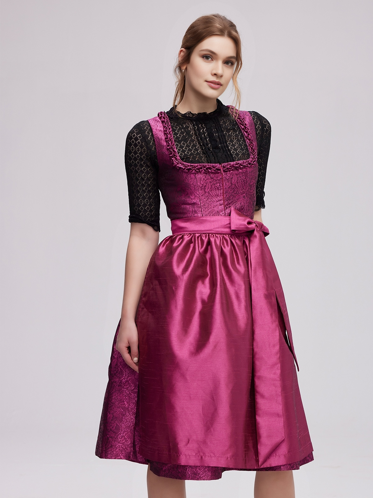 Stilvolles grünes Dirndl