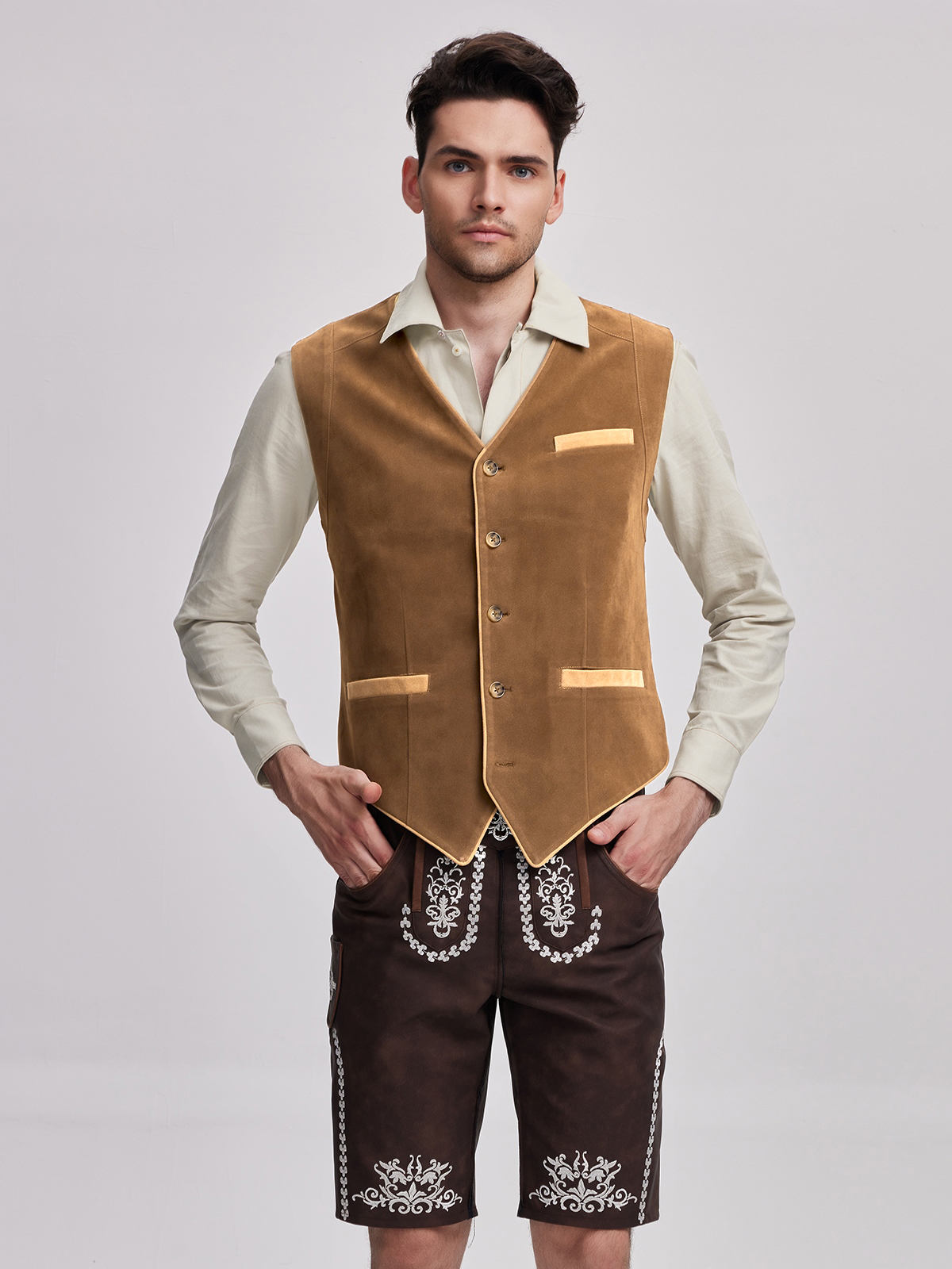 Dunkelgrünes Dirndl mit gelber Weste