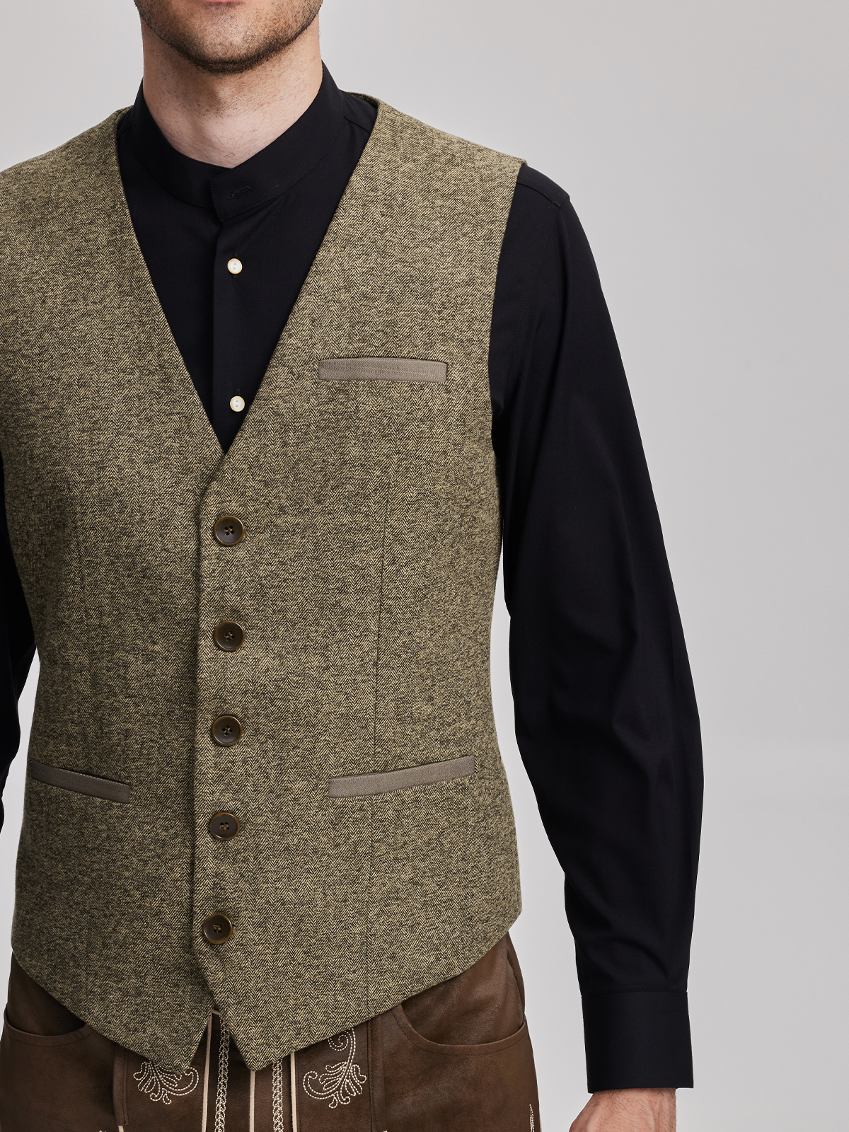Moderne Dirndlbluse in Gelb