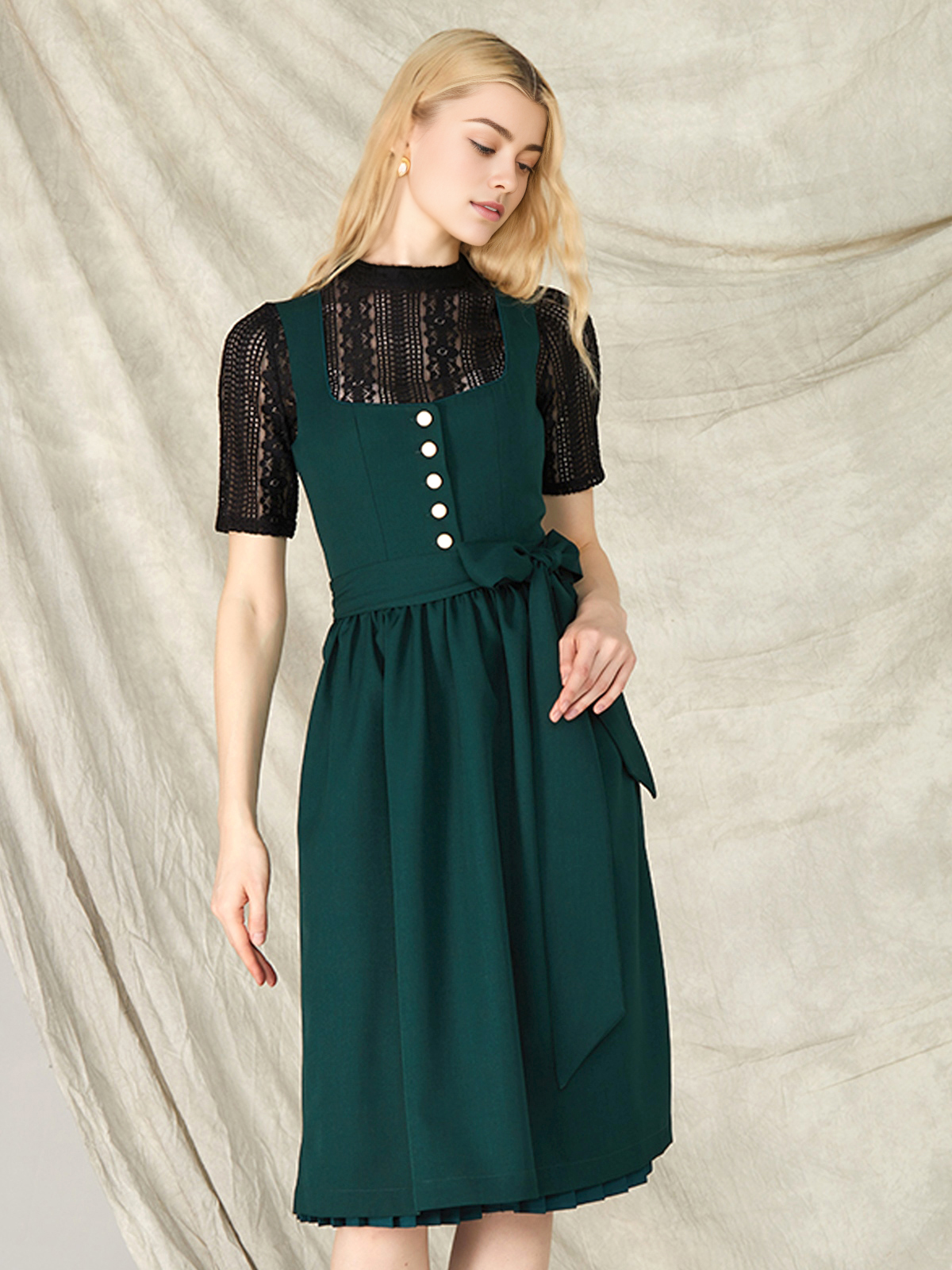 Altrosa Dirndl in Grün