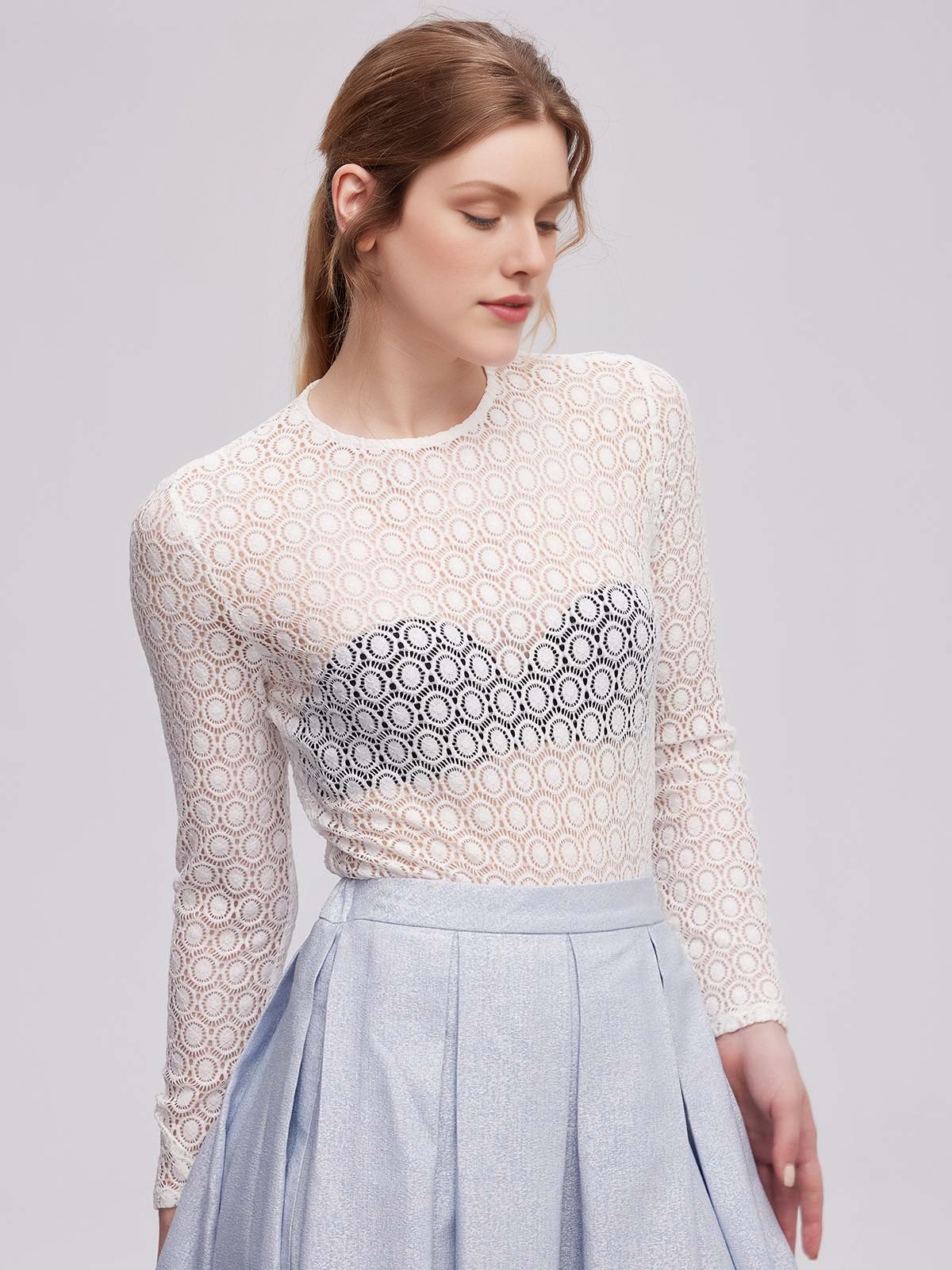 Rosa Dirndl mit modernem Twist