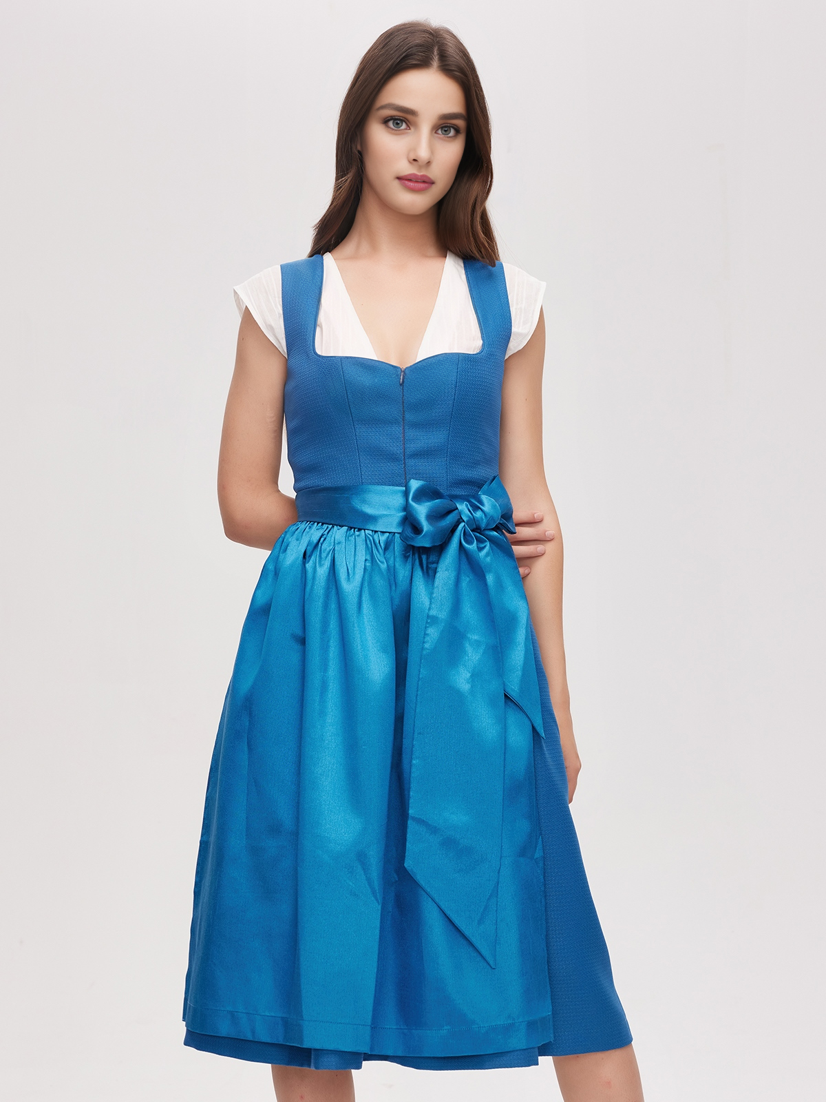 Dirndl in Blau – ein zeitloser Klassiker
