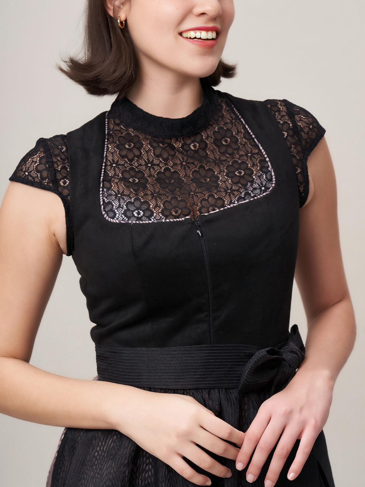 Gelbes Dirndl in eleganter Ausführung