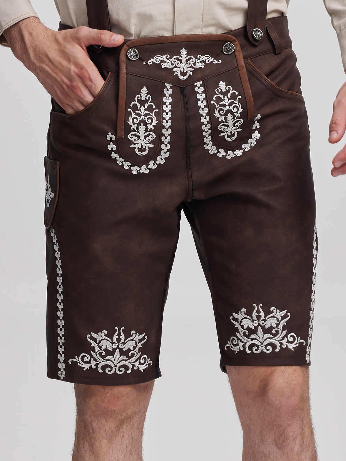 Traditionelle Dirndlbluse in Dunkelrot