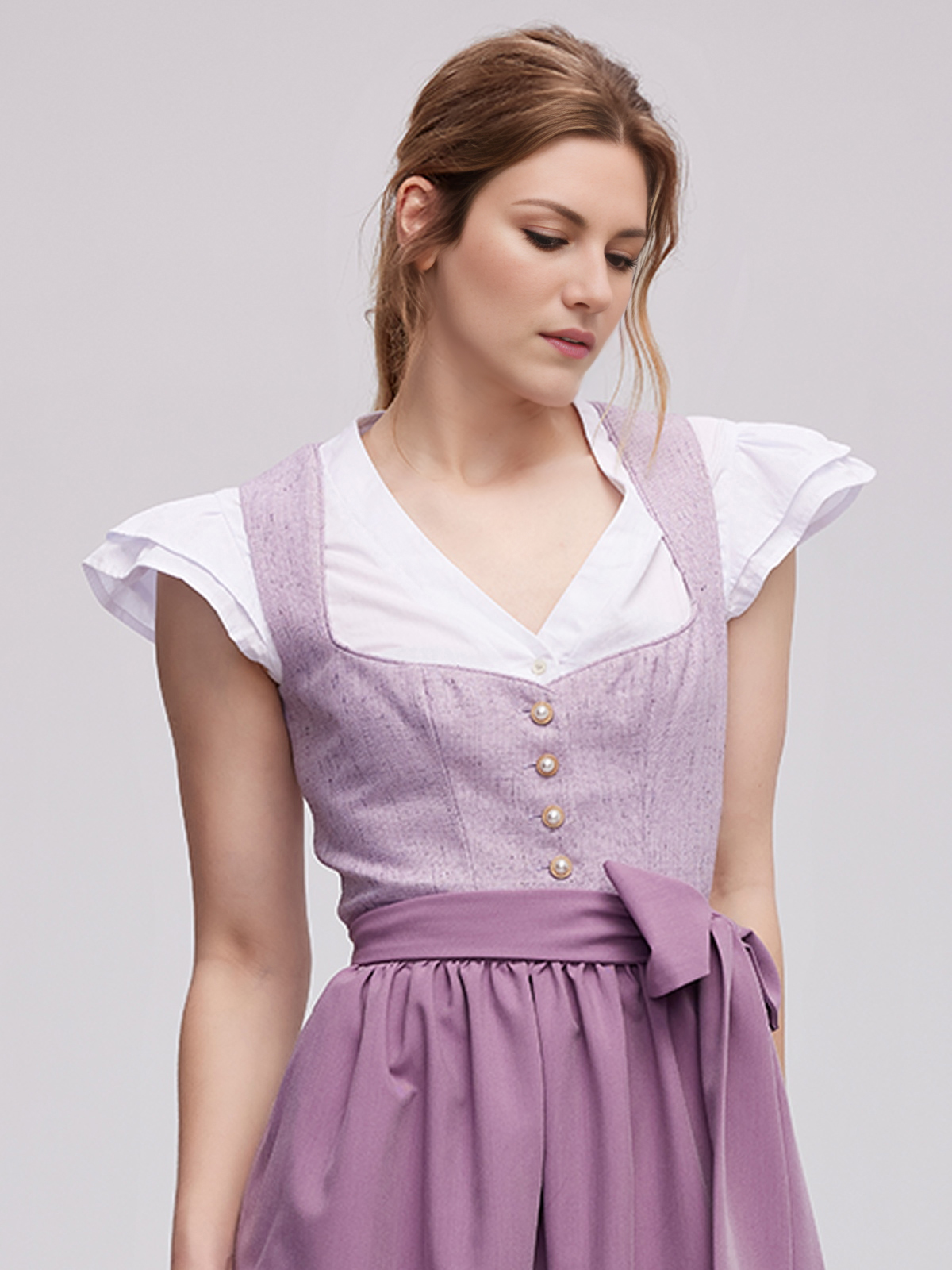 Dirndl mit Ausschnitt in Lila
