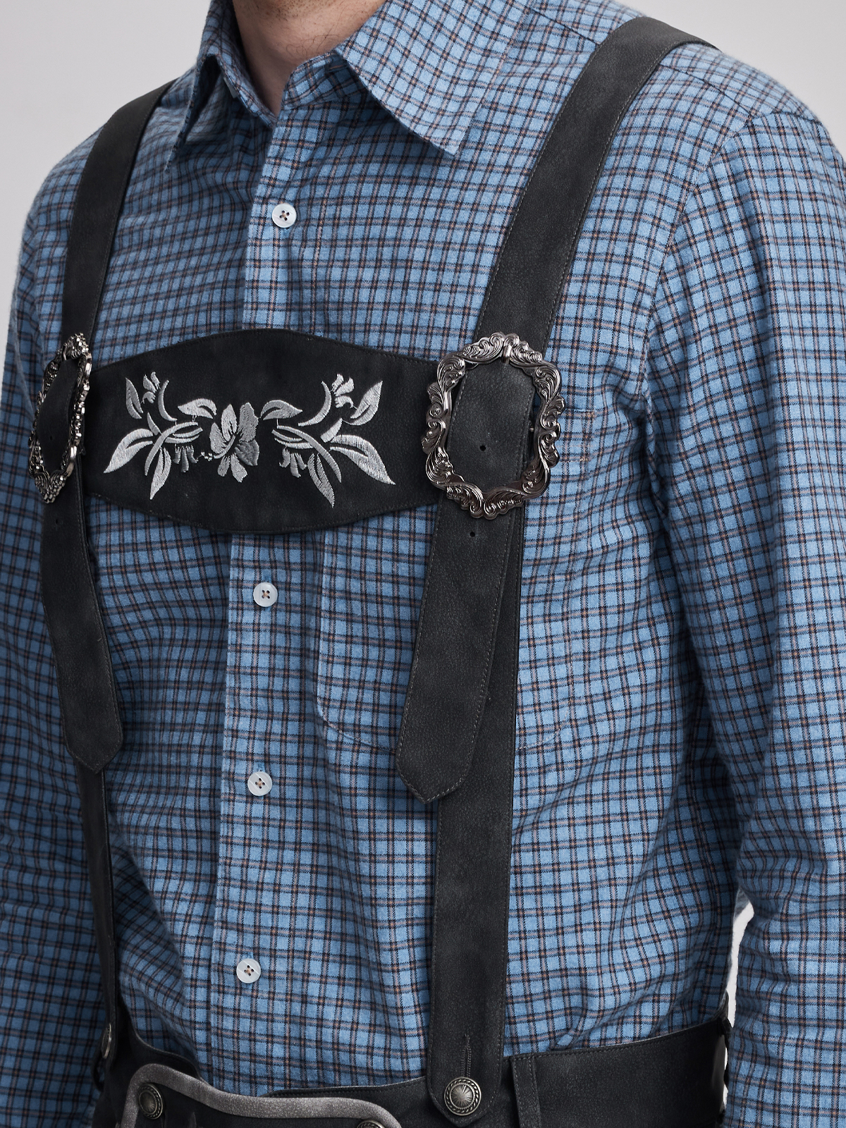 Dirndl mit grauem Janker