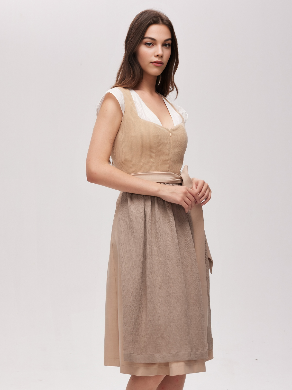 Dirndl in Braun – zeitlose Eleganz